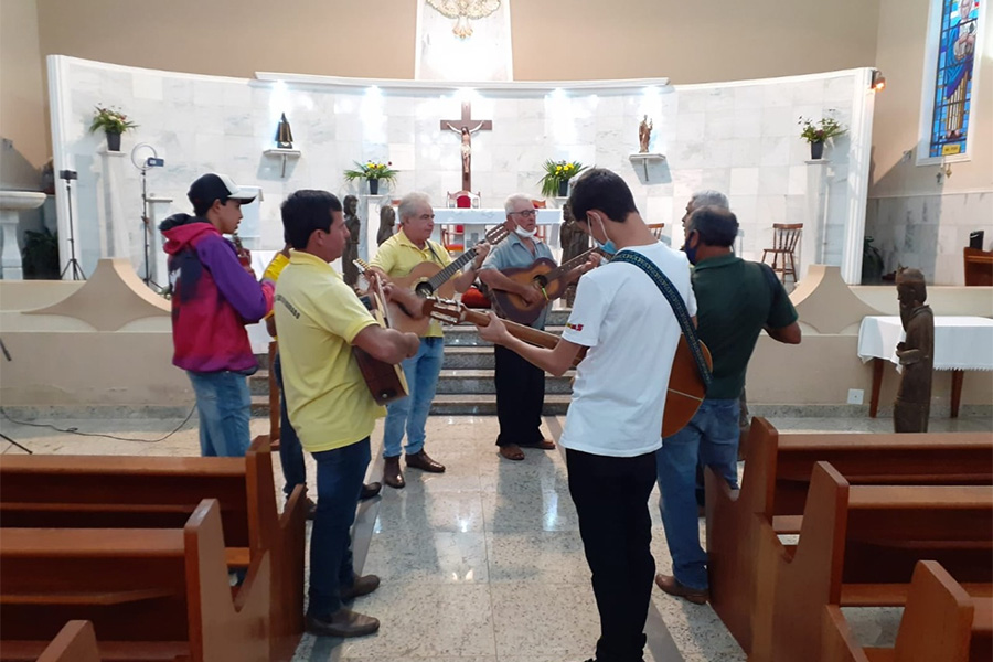 Tradicional Folia de Reis é retomada em Pouso Alegre